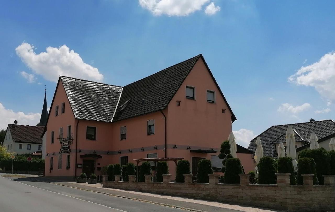 Landgasthof Niebler Adelsdorf Exterior foto
